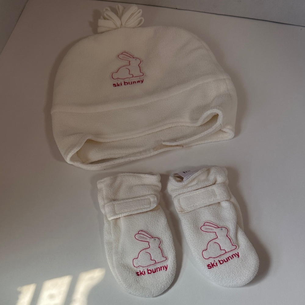 Vintage baby gap white ski bunny fleece hat and gloves size 18-24 months